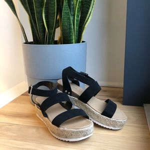 Soda “Bryce” black velvet women’s platform espadrilles sandals